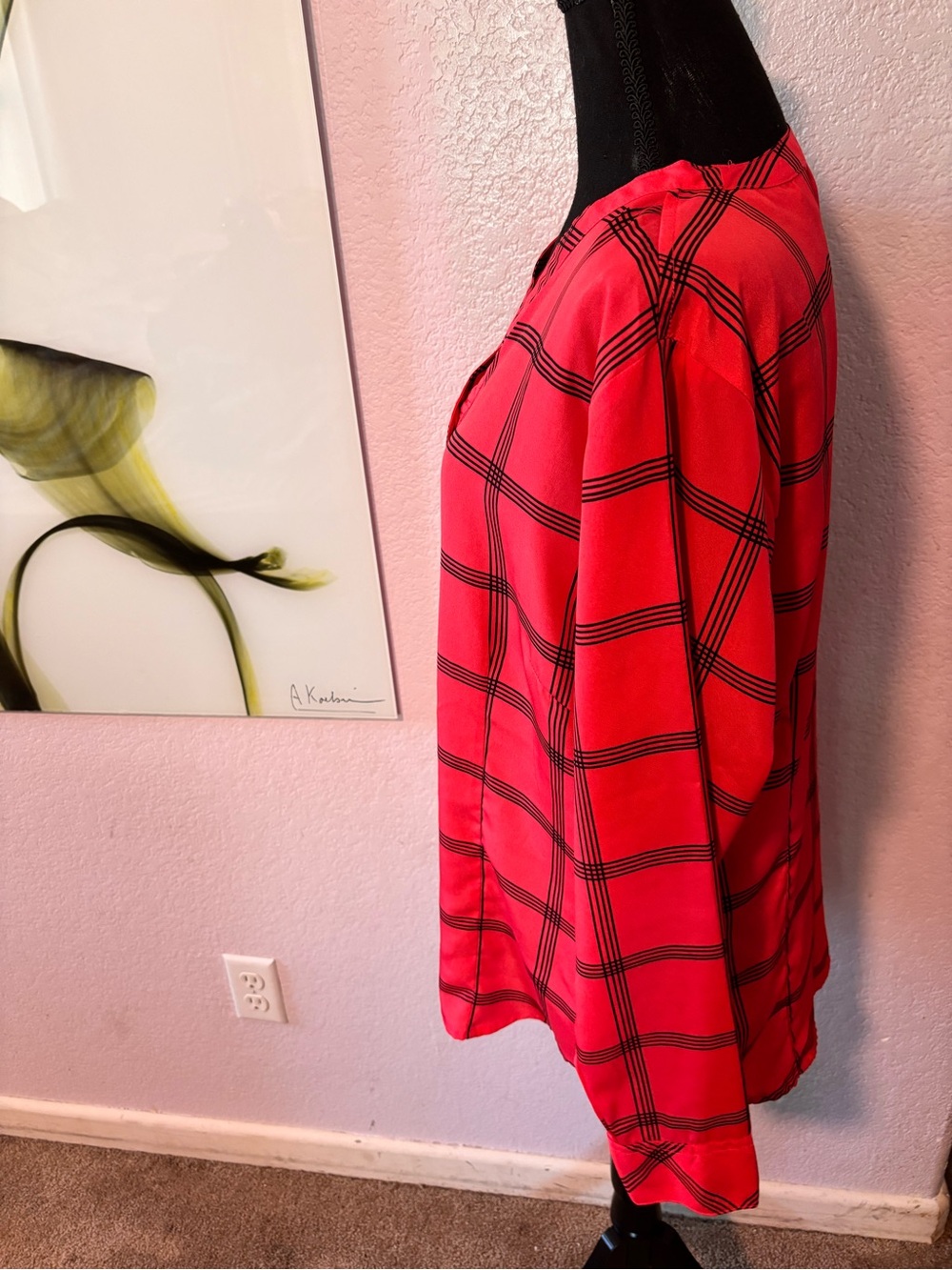 Shirt size large - Picture 2 of 4